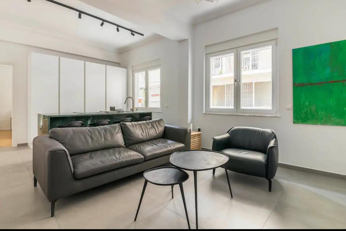 3 Bedroom New Modern Flat In The Heart Of Apartmán Atény