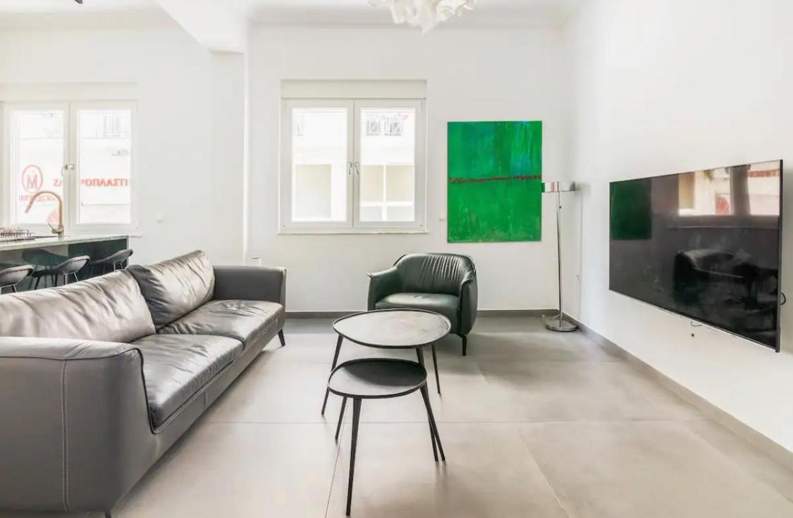 3 Bedroom New Modern Flat In The Heart Of *