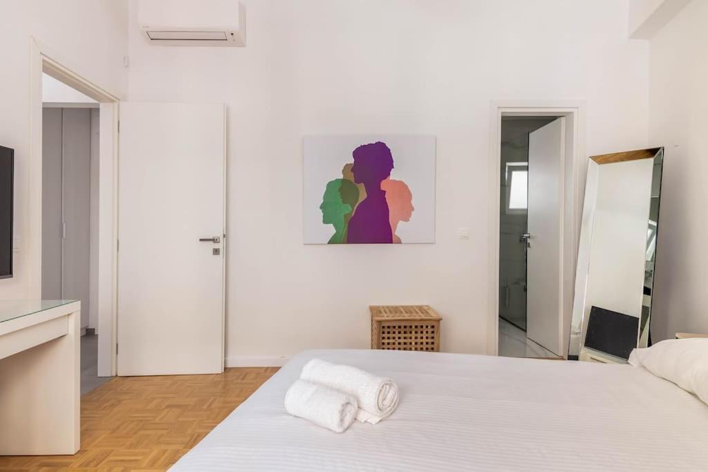 3 Bedroom New Modern Flat In The Heart Of * Atény