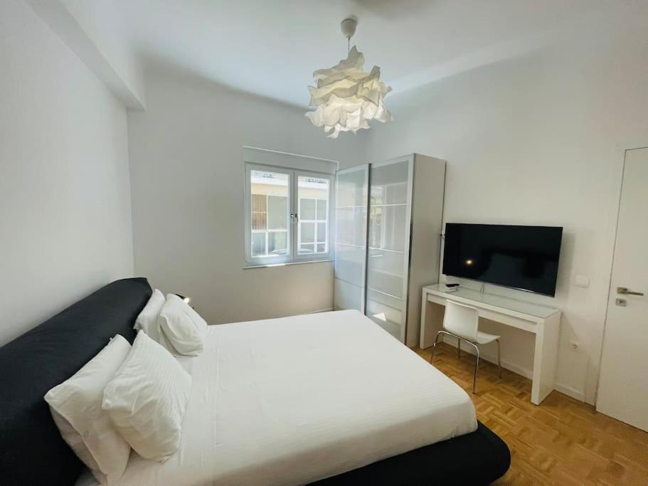 3 Bedroom New Modern Flat In The Heart Of *