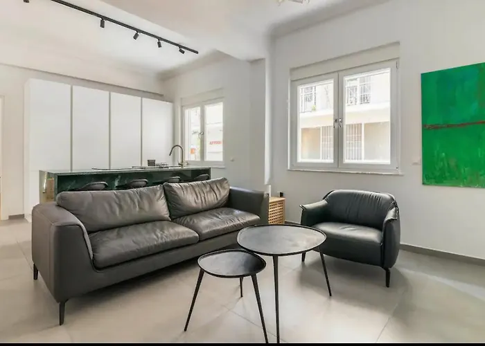 3 Bedroom New Modern Flat In The Heart Of Athens
