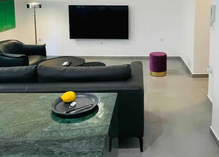 3 Bedroom New Modern Flat In The Heart Of Athens