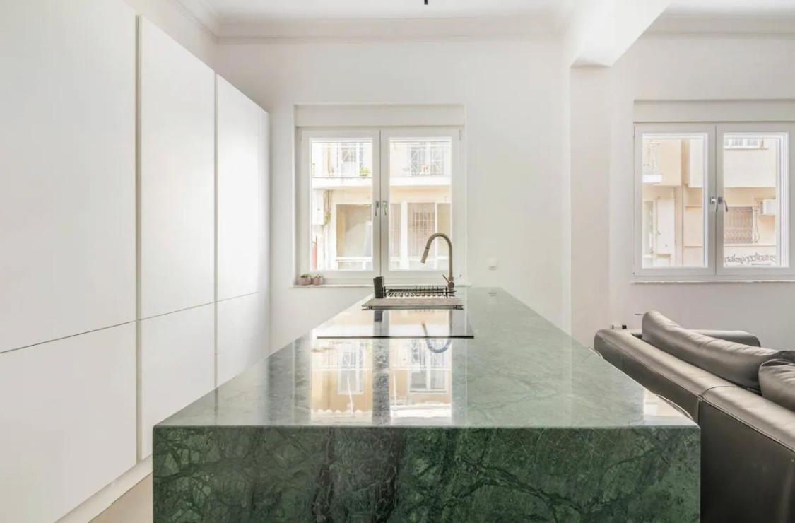 Apartment 3 Bedroom New Modern Flat In The Heart Of Athens