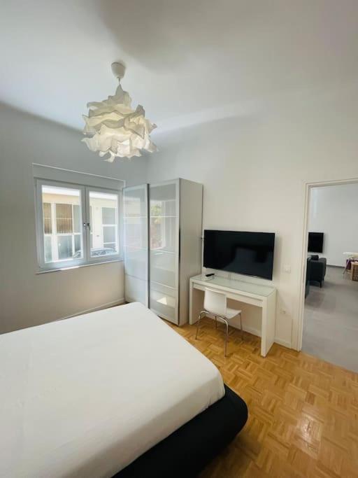 3 Bedroom New Modern Flat In The Heart Of Apartment